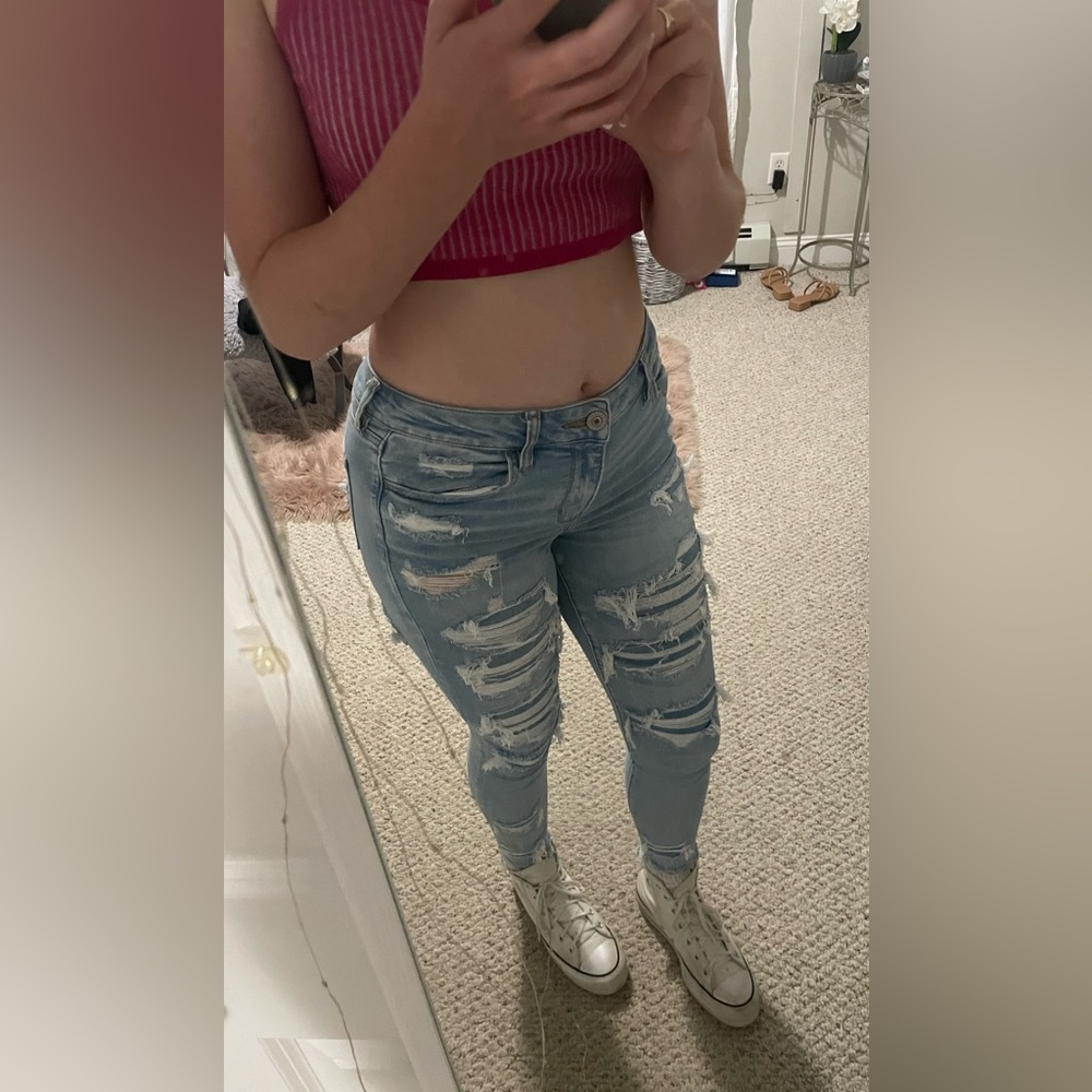 American eagle whitewash ripped jeans. Size 10.
